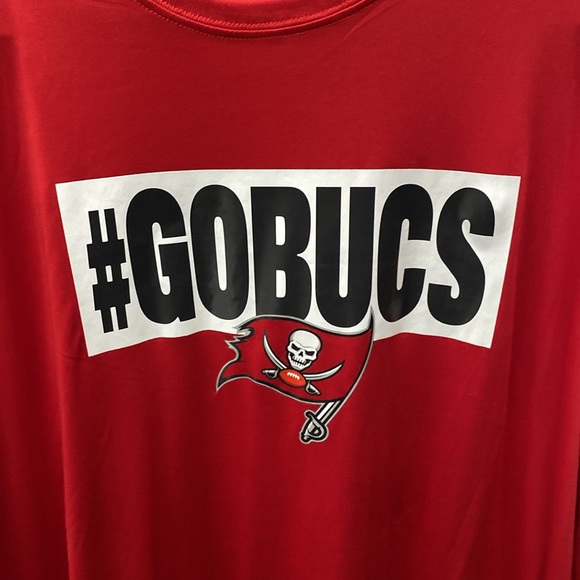 Tampa Bay Buccaneers x Publix Tee - Picture 2 of 5